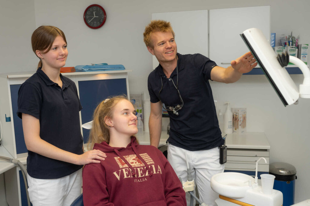 Peter, patient og klinikassistent